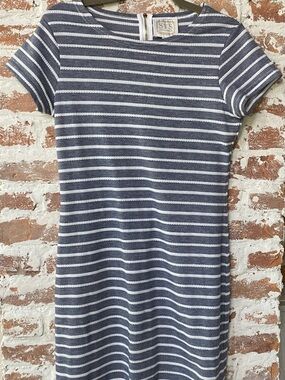 NWOT SAIL TO SABLE Navy and White Striped Knit Mini Dress w/Short Sleeves Zipper